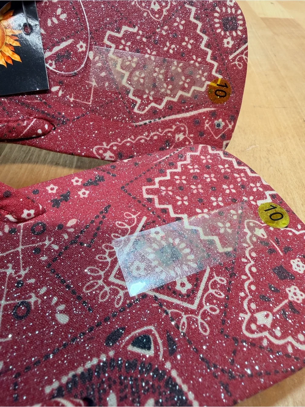 Men’s Bandana Print Flip-Flops - Navy & Burgundy